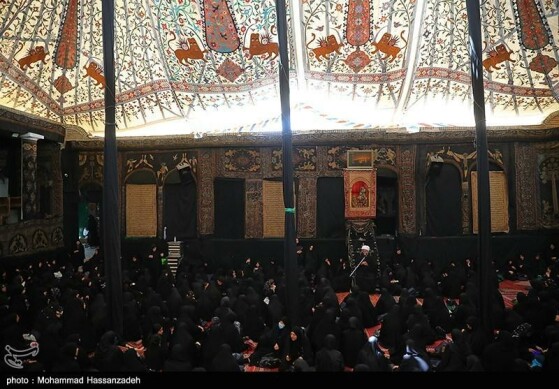 عزاداری اباعبدالله الحسین(ع) در حسینیه سادات اخوی