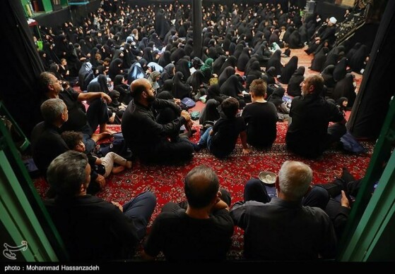 عزاداری اباعبدالله الحسین(ع) در حسینیه سادات اخوی