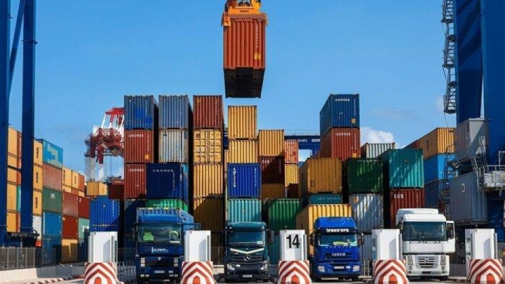 فرایند ترخیص کالا و تولید بازنگری شود/الگوگیری از سرعت خدمات رسانی در جنگ تحمیلی