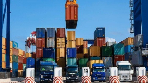 فرایند ترخیص کالا و تولید بازنگری شود/الگوگیری از سرعت خدمات رسانی در جنگ تحمیلی
