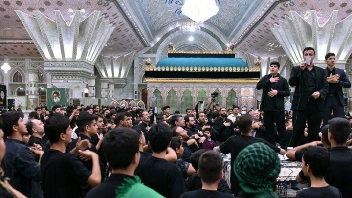 برگزاری سوگواره احلی من العسل در حرم مطهر امام خمینی (ره)