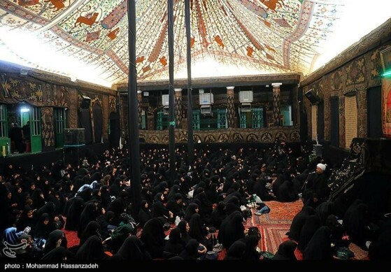 عزاداری اباعبدالله الحسین(ع) در حسینیه سادات اخوی