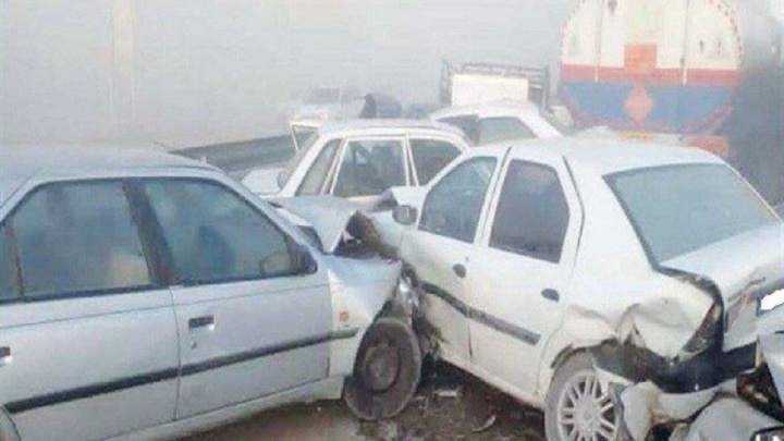 ۱۷ کشته و مصدوم در برخورد کامیون و اتوبوس با خودروهای سواری