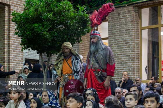تعزیه‌خوانی دهه اول محرم در منزل شهید عباس بابایی