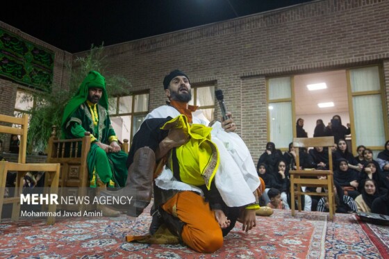 تعزیه‌خوانی دهه اول محرم در منزل شهید عباس بابایی