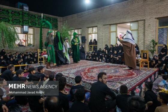 تعزیه‌خوانی دهه اول محرم در منزل شهید عباس بابایی