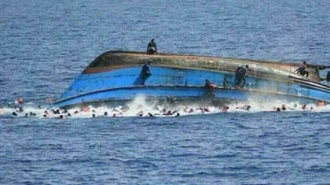 غرق یک فرابر با ۶۵ سرنشین در نزدیکی بالی اندونزی؛ ۴۳ تن مفقود هستند