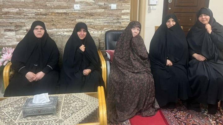 دیدار معاون رئیسجمهور با مادر شهید باقری