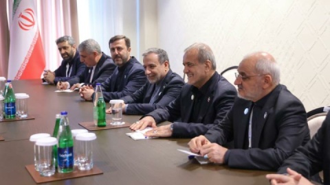 گزارش تصویری/ دیدار روسای جمهور ایران و تاجیکستان در حاشیه برگزاری اجلاس اکو در جمهوری آذربایجان