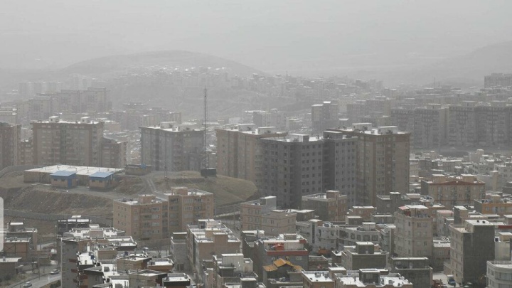 تهرانیها در شرایط ناسالم نفس میکشند