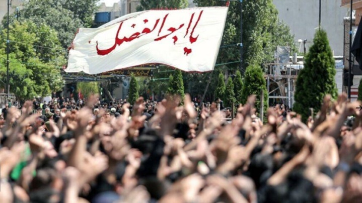 برگزاری عزاداری مردمی- دانشجویی در دانشگاه تهران در حمایت از رهبر معظم انقلاب