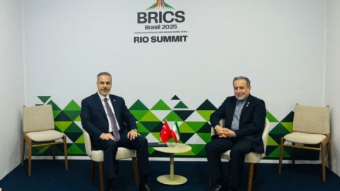 دیدار عراقچی و همتای ترکیه‌ای در حاشیه نشست بریکس در ریودوژانیرو
