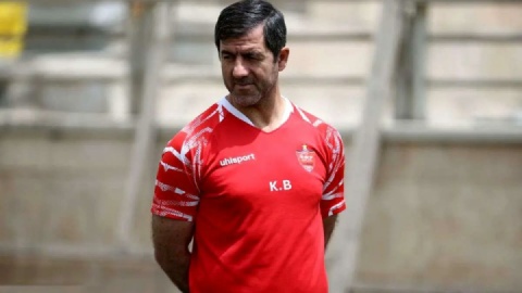 کریم کنار وحید می‌ماند