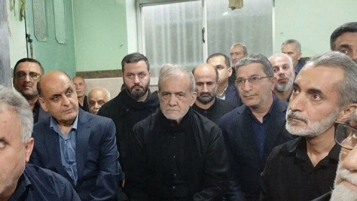 حضور رئیسجمهور در مراسم ترحیم ابوالشهید حاج حافظ کوچکینژاد