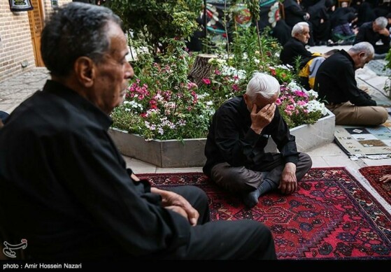 مراسم روضه اباعبدالله الحسین (ع)در خانه تاریخی نبوی قزوین