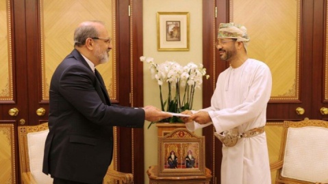 پیام‌های عراقچی به وزیر خارجه عمان تقدیم شد