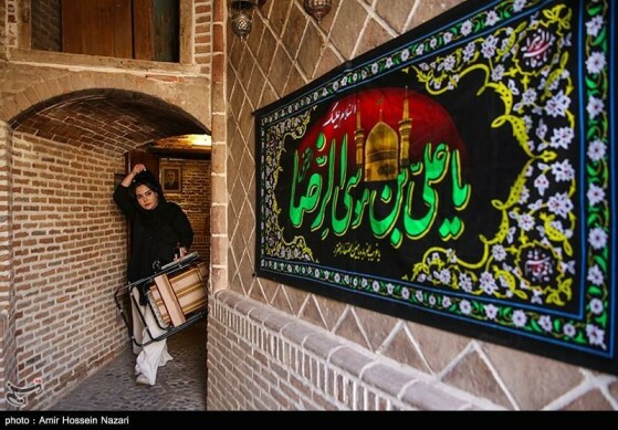 مراسم روضه اباعبدالله الحسین (ع)در خانه تاریخی نبوی قزوین
