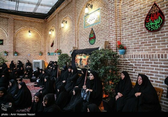 مراسم روضه اباعبدالله الحسین (ع)در خانه تاریخی نبوی قزوین