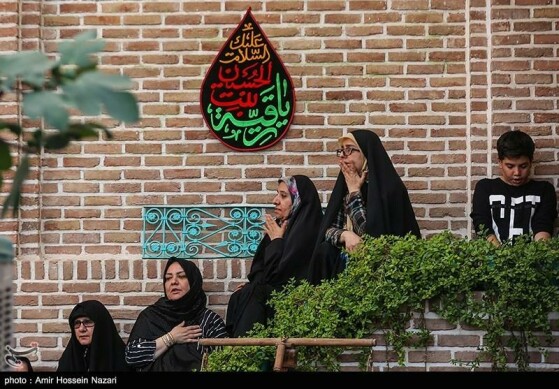 مراسم روضه اباعبدالله الحسین (ع)در خانه تاریخی نبوی قزوین