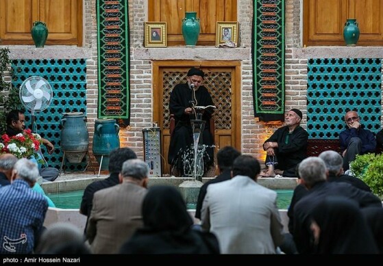 مراسم روضه اباعبدالله الحسین (ع)در خانه تاریخی نبوی قزوین