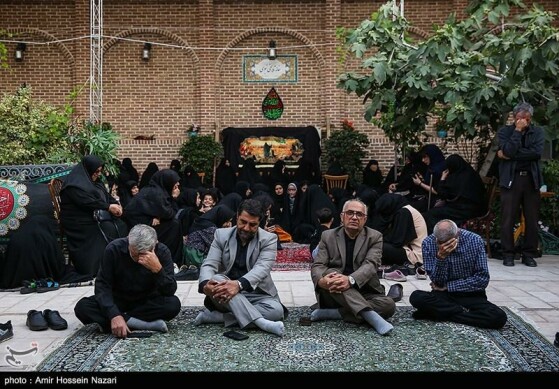 مراسم روضه اباعبدالله الحسین (ع)در خانه تاریخی نبوی قزوین