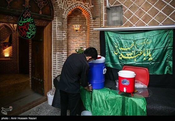 مراسم روضه اباعبدالله الحسین (ع)در خانه تاریخی نبوی قزوین