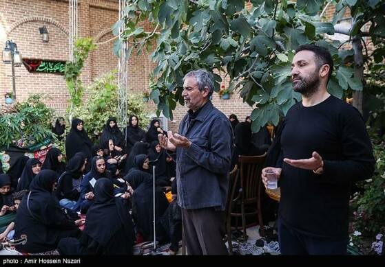 مراسم روضه اباعبدالله الحسین (ع)در خانه تاریخی نبوی قزوین