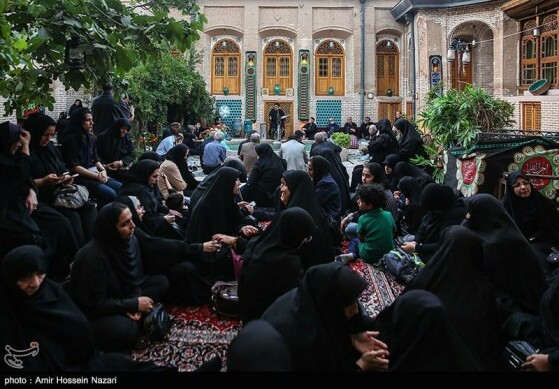 مراسم روضه اباعبدالله الحسین (ع)در خانه تاریخی نبوی قزوین