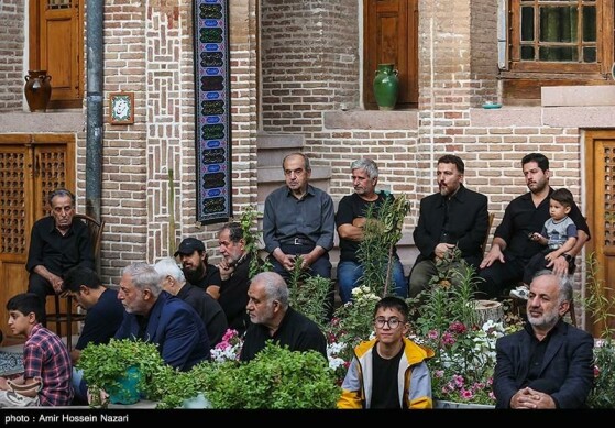 مراسم روضه اباعبدالله الحسین (ع)در خانه تاریخی نبوی قزوین