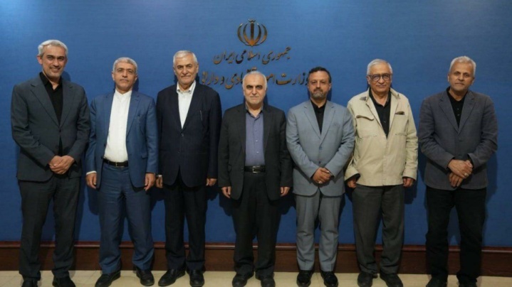 مدنیزاده با وزرای اقتصاد دولتهای قبل دیدار کرد