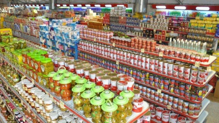 کالاهای اساسی بیش از نیاز بازار در استان تهران توزیع شد