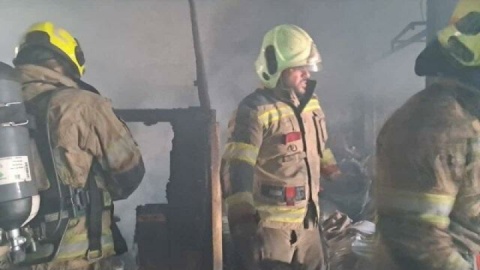 مهار آتش‌سوزی کارگاه مبل‌سازی مرتضی‌گرد بدون تلفات و مصدوم