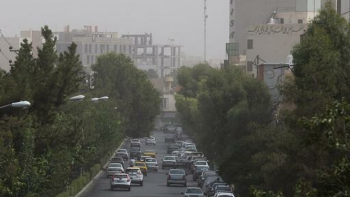 رگبار و وزش باد و گرد و خاک در تهران