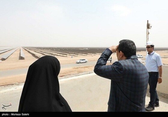 افتتاح فاز نخست نیروگاه خورشیدی آفتاب شرق - اصفهان