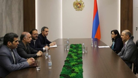 تاکید دبیر شورای امنیت ارمنستان بر ایستادگی در کنار ملت ایران