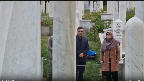 فیلم/ ادای احترام سخنگوی دولت به یادمان شهدای بوسنی