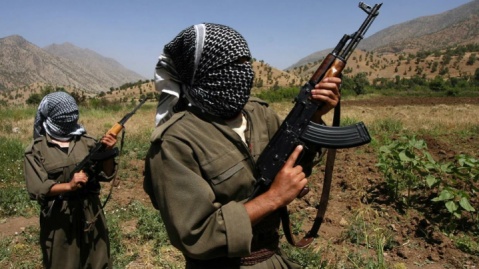 مراسم تحویل سلاح اولین گروه از اعضای پ.ک.ک در سلیمانیه عراق برگزار شد