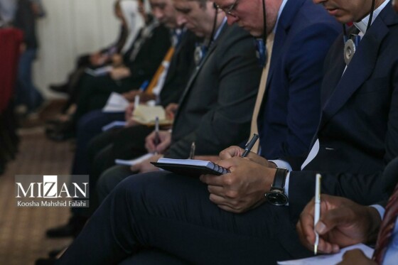 نشست وزیر امور خارجه با سفیران، کارداران و روسای نمایندگیهای خارجی