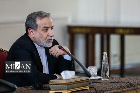 نشست وزیر امور خارجه با سفیران، کارداران و روسای نمایندگیهای خارجی