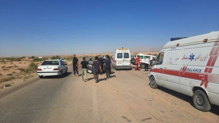 تصادف ۲ سواری در محور سرخه- آرادان؛ بالگرد به محل حادثه اعزام شد
