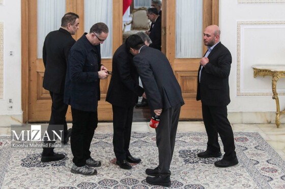 نشست وزیر امور خارجه با سفیران، کارداران و روسای نمایندگی‌های خارجی