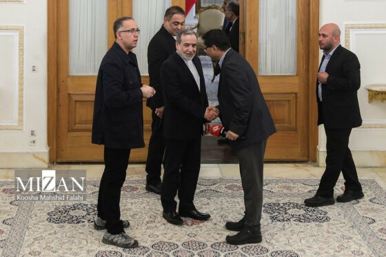 نشست وزیر امور خارجه با سفیران، کارداران و روسای نمایندگیهای خارجی