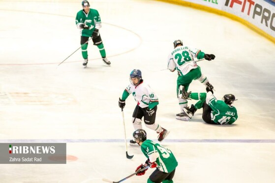 مسابقات هاکی روی یخ