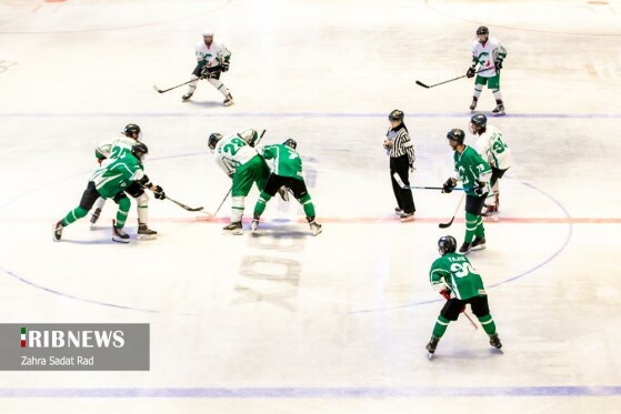 مسابقات هاکی روی یخ