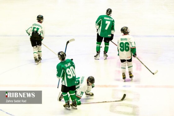 مسابقات هاکی روی یخ