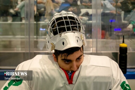 مسابقات هاکی روی یخ