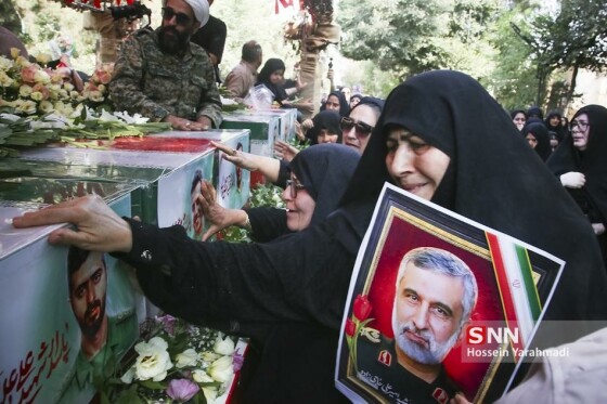 تشییع پیکر مطهر ۶ تن از شهدای هوافضای سپاه در کاشان