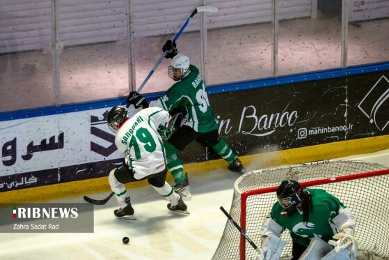 مسابقات هاکی روی یخ