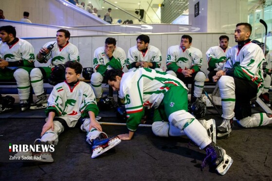 مسابقات هاکی روی یخ