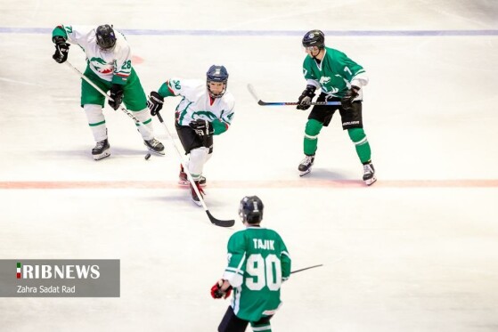 مسابقات هاکی روی یخ